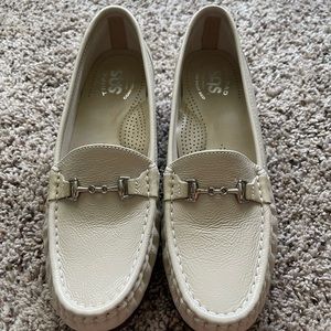 NWOT SAS Loafers